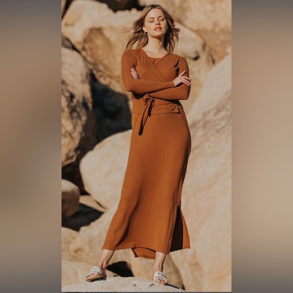 Sleeveless dress blank maxi dress with slits on bottom